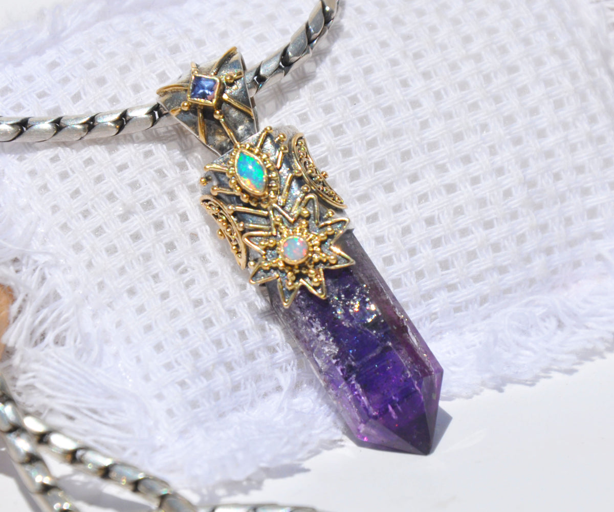 Amuleto Cosmic Witch Violeta