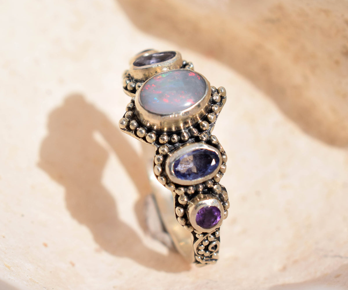 Anillo Petra Opalo y Tanzanitas
