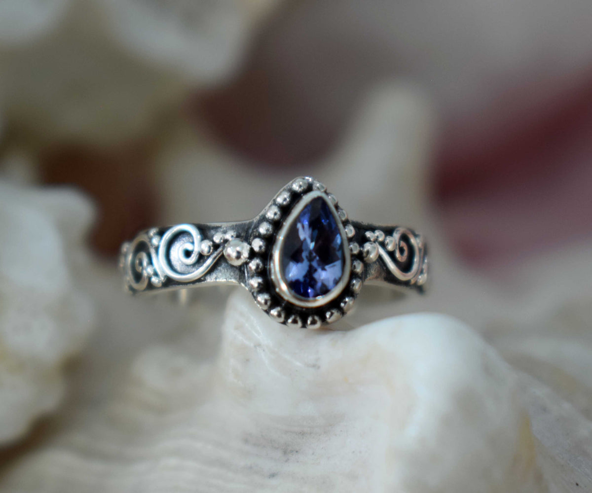 Anillo Pie Dreams Tanzanita gota