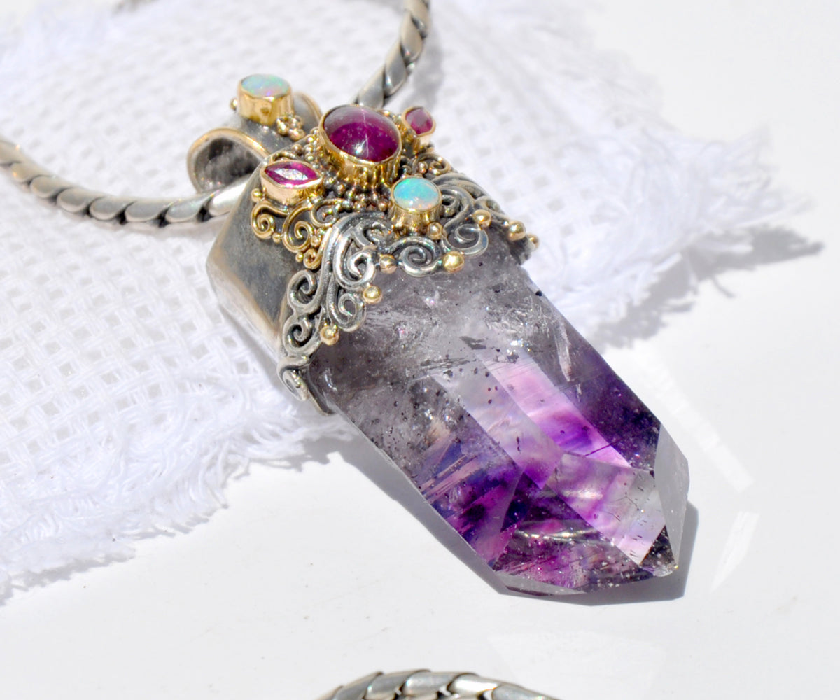 Amuleto Violet Wisper