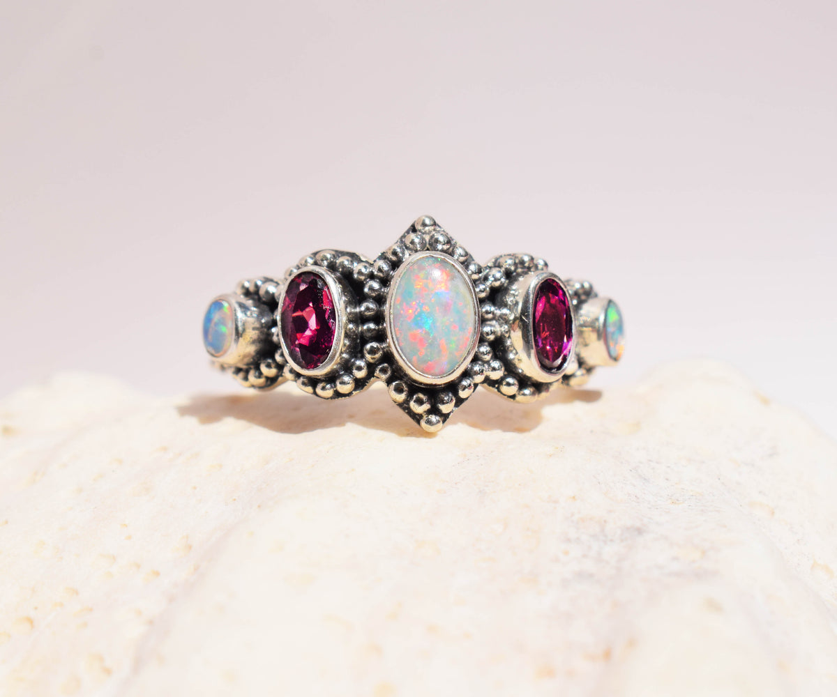 Anillo Petra Opalo y Rodolitas