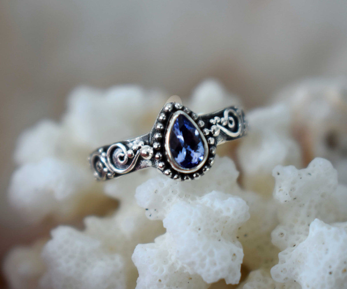 Anillo Pie Dreams Tanzanita gota