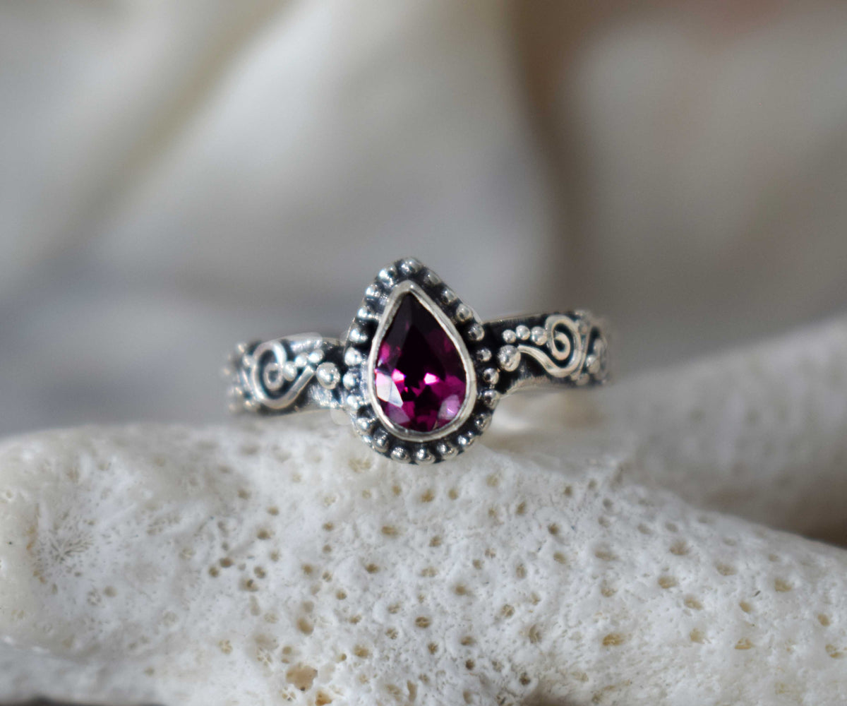 Anillo Pie Dreams Rodolita gota