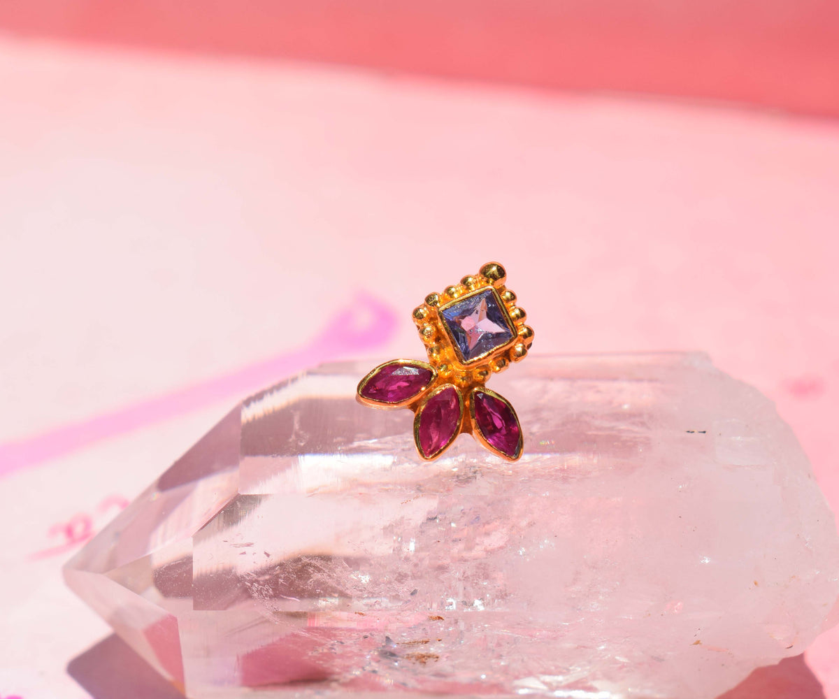 Solitario Petalos Rubí