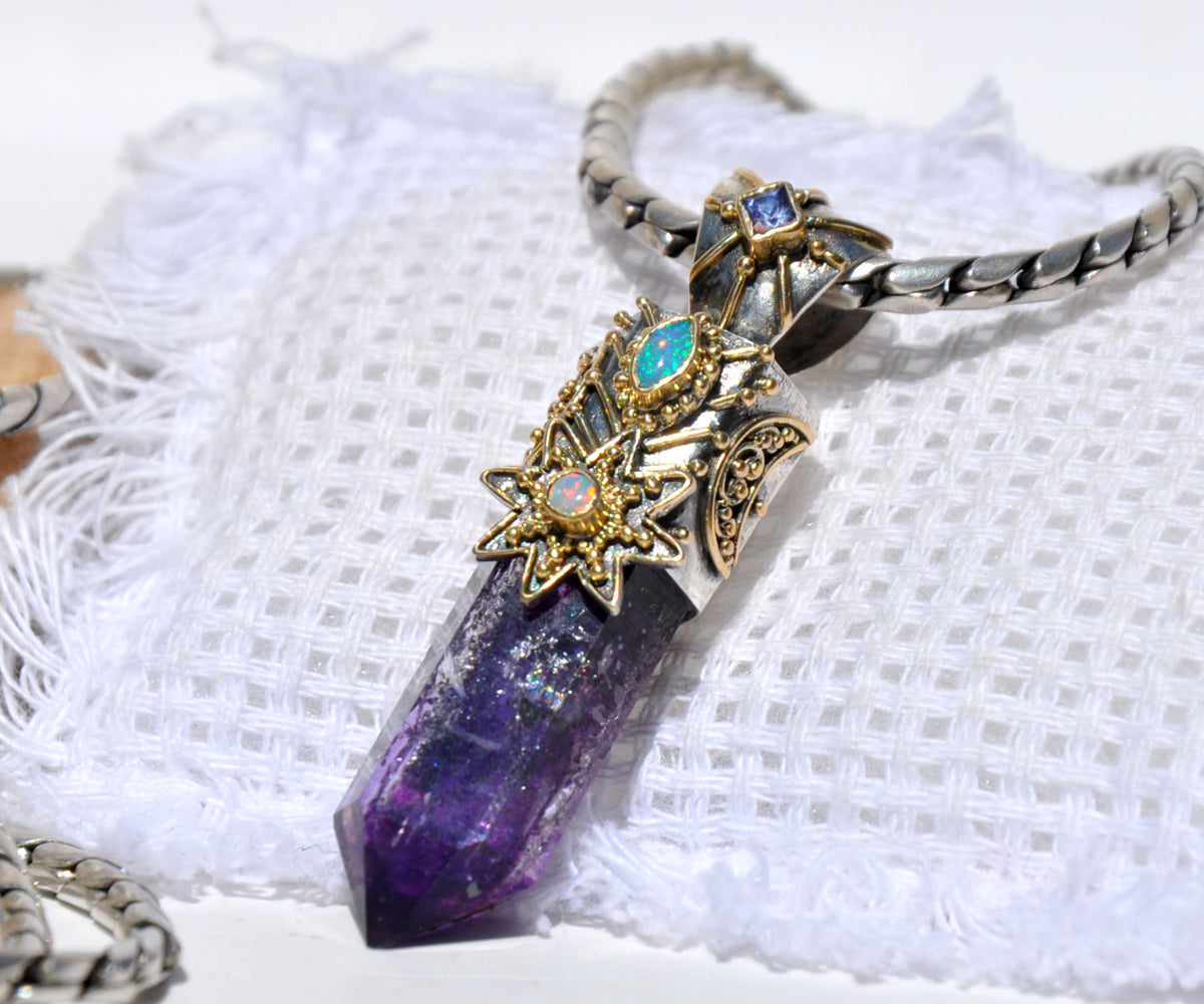 Amuleto Cosmic Witch Violeta