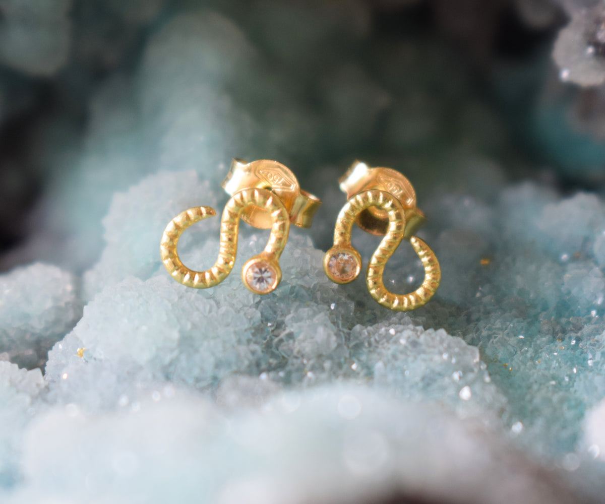 Snake Studs Zafiro blanco