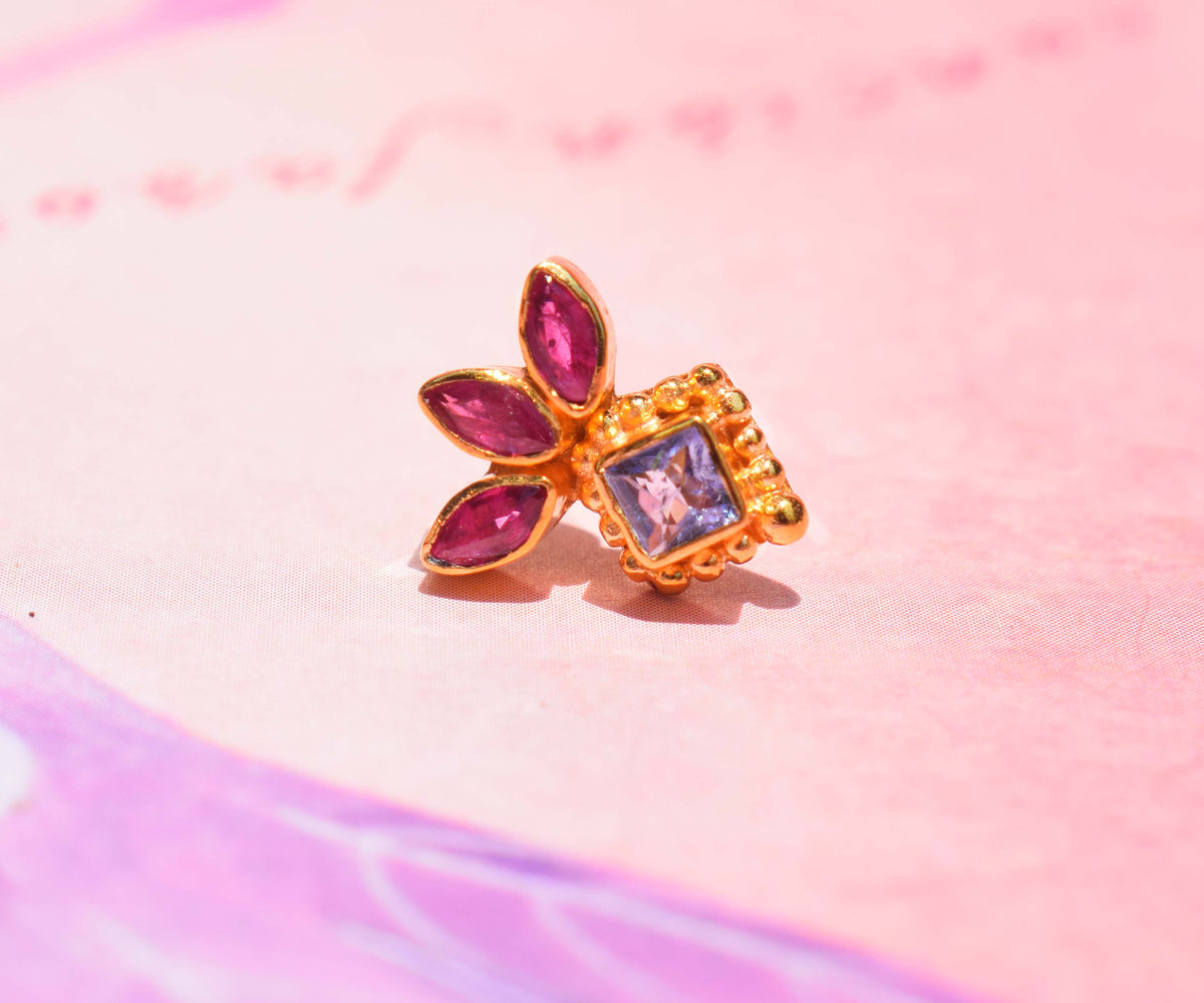 Solitario Petalos Rubí