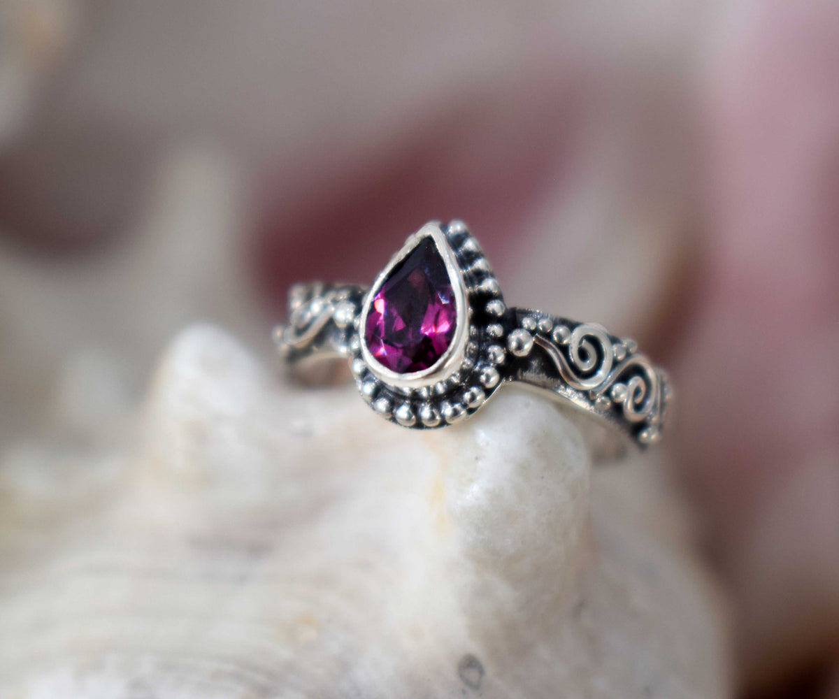 Anillo Pie Dreams Rodolita gota