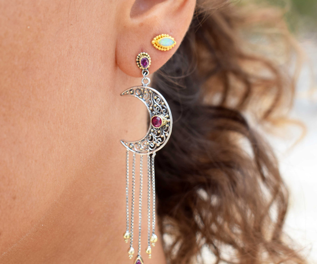 Aros Crecent Moon Rubies