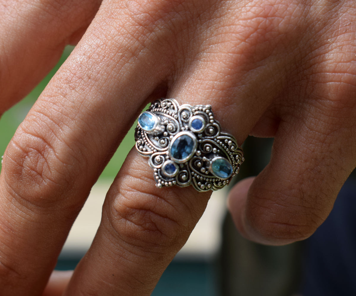 Anillo Kerala Zafiro