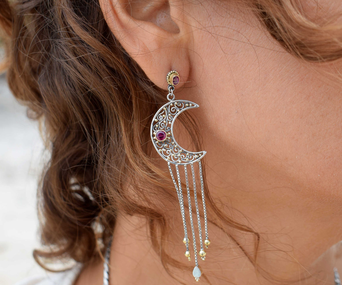 Aros Crecent Moon Rubies