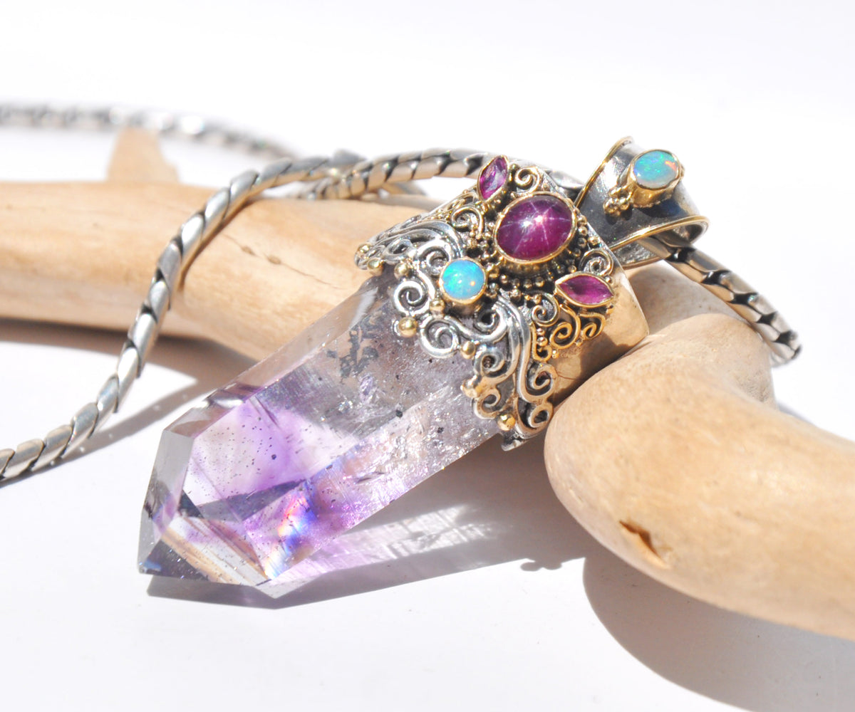 Amuleto Violet Wisper