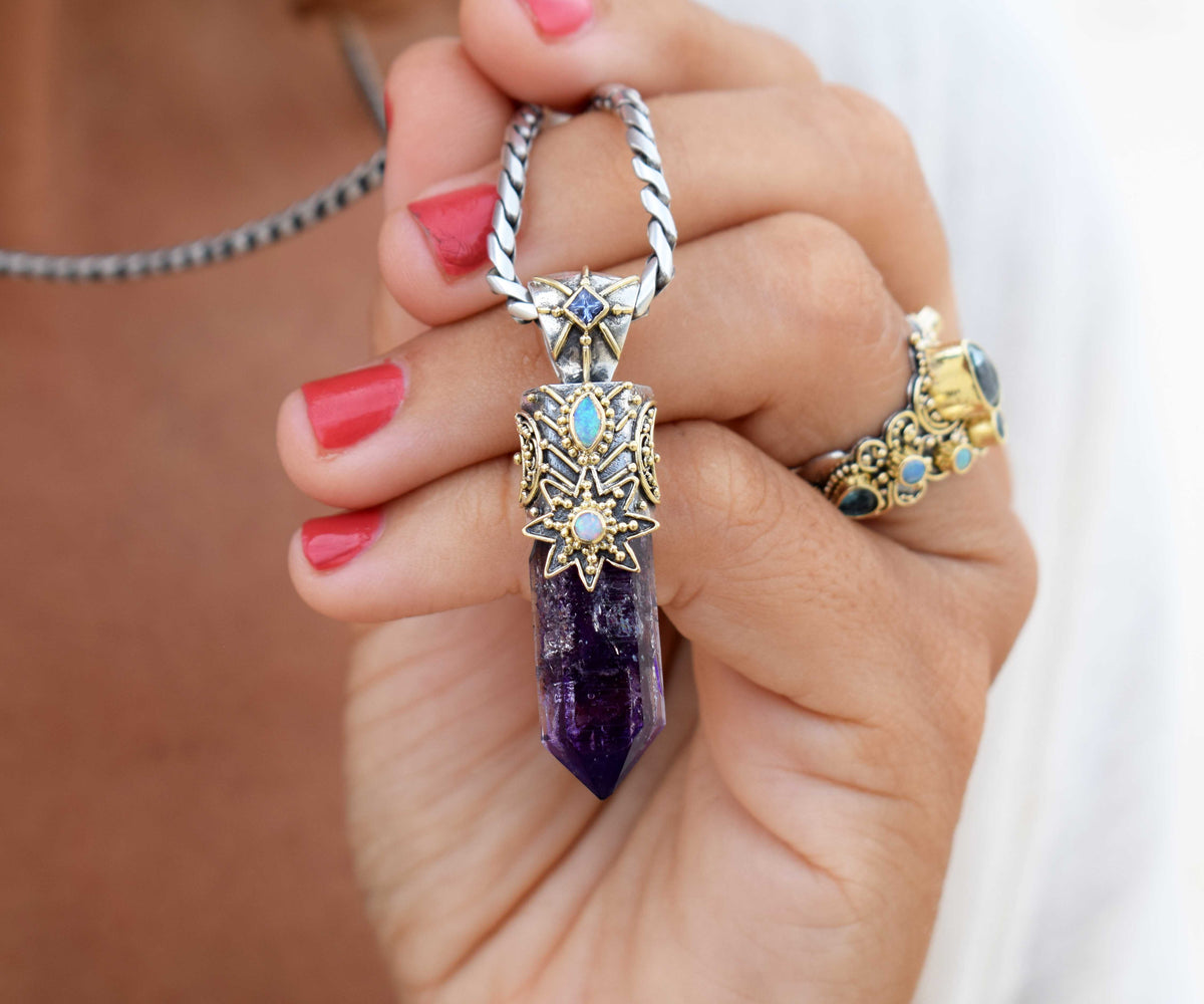 Amuleto Cosmic Witch Violeta