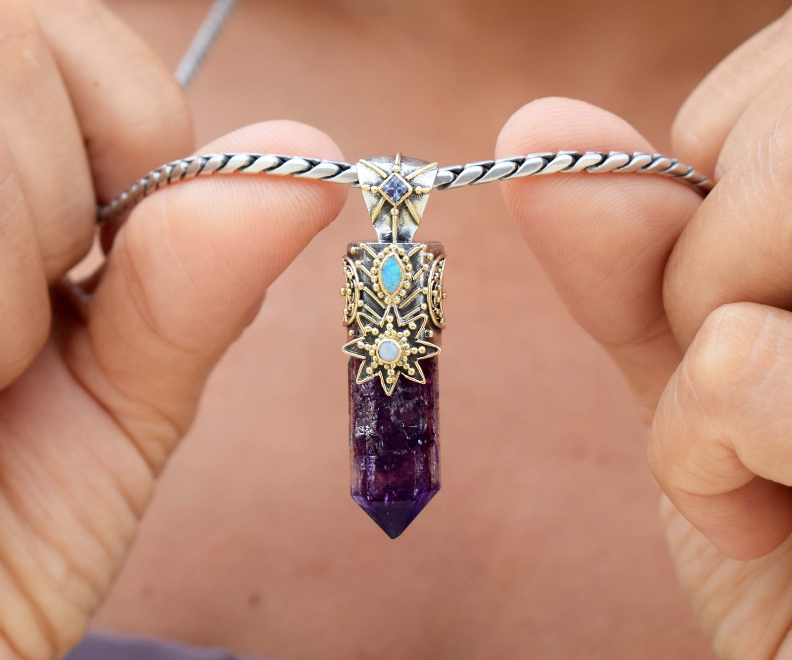 Amuleto Cosmic Witch Violeta