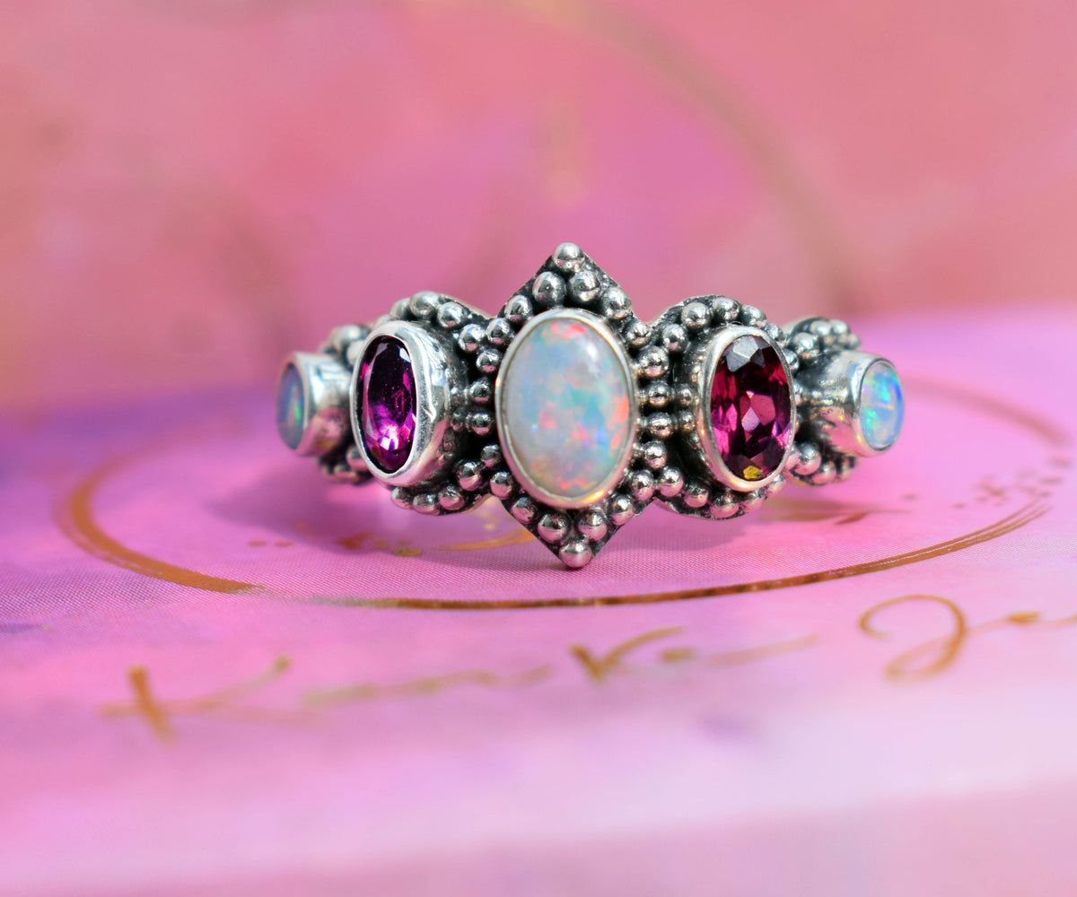 Anillo Petra Opalo y Rodolitas