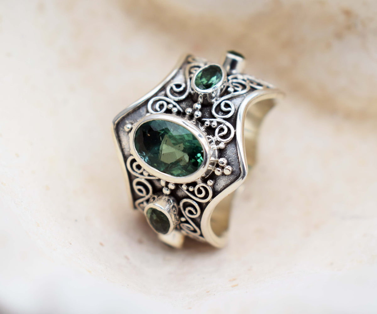 Anillo Makara Apatita