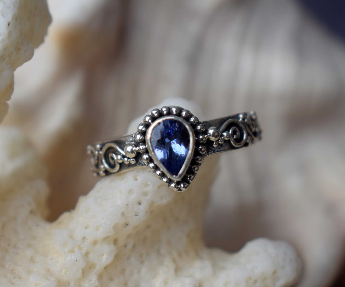 Anillo Pie Dreams Tanzanita gota