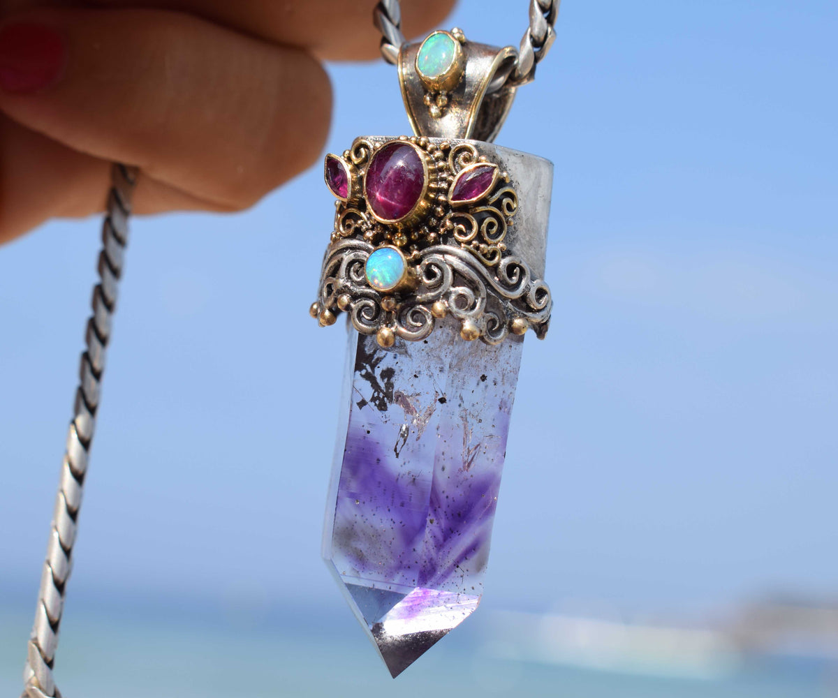 Amuleto Violet Wisper