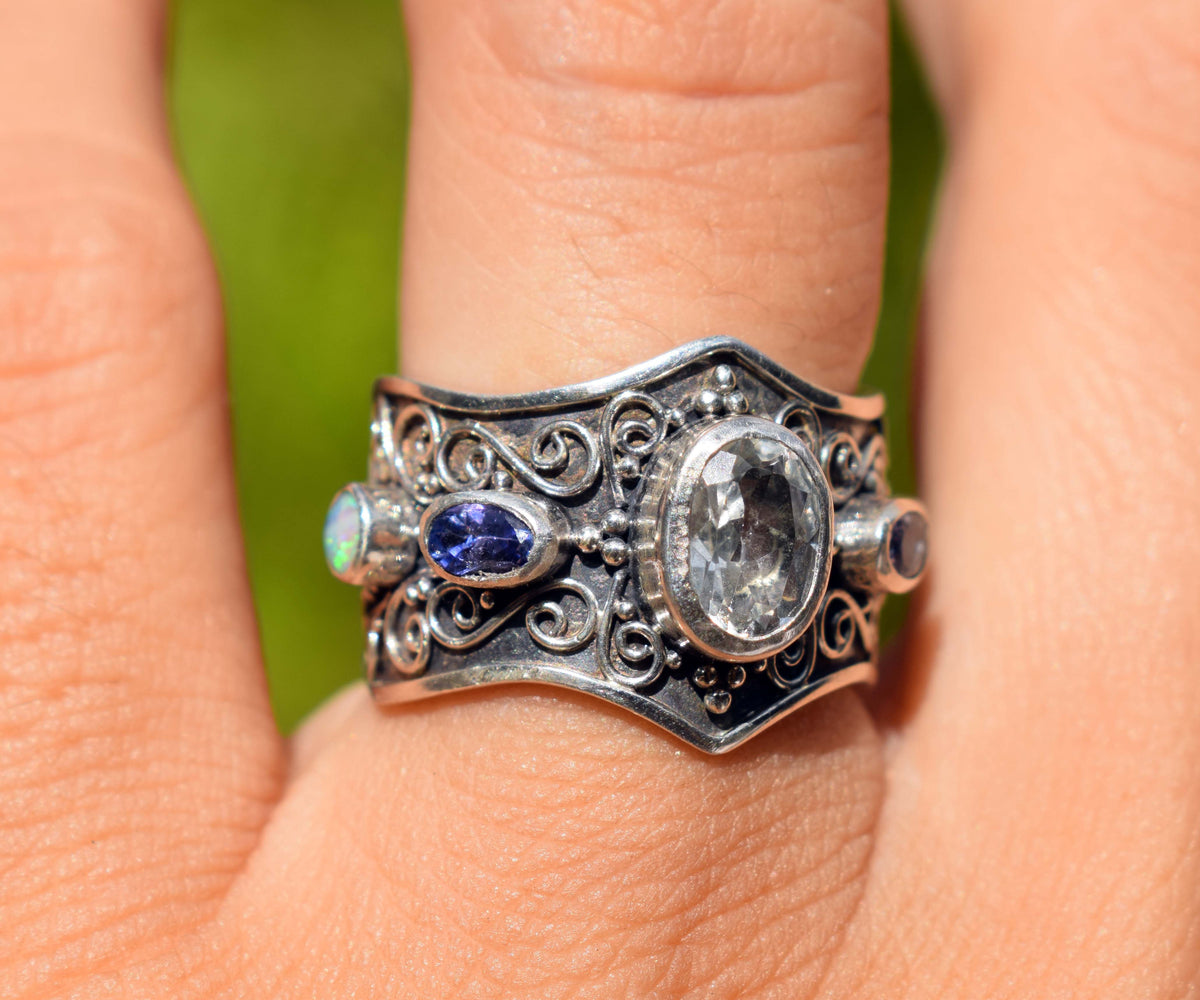 Anillo Makara Topacio blanco