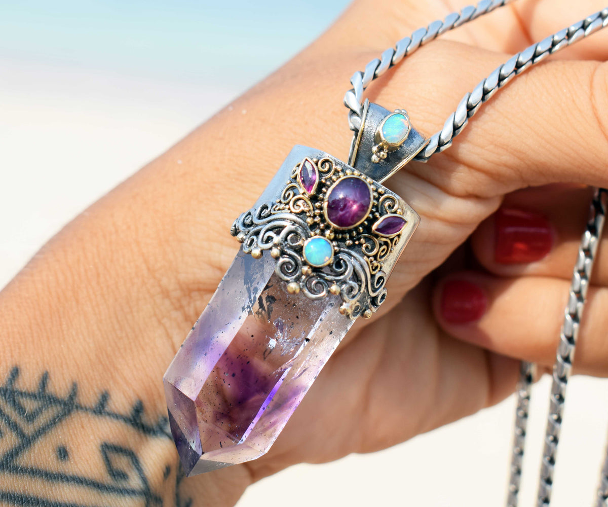 Amuleto Violet Wisper