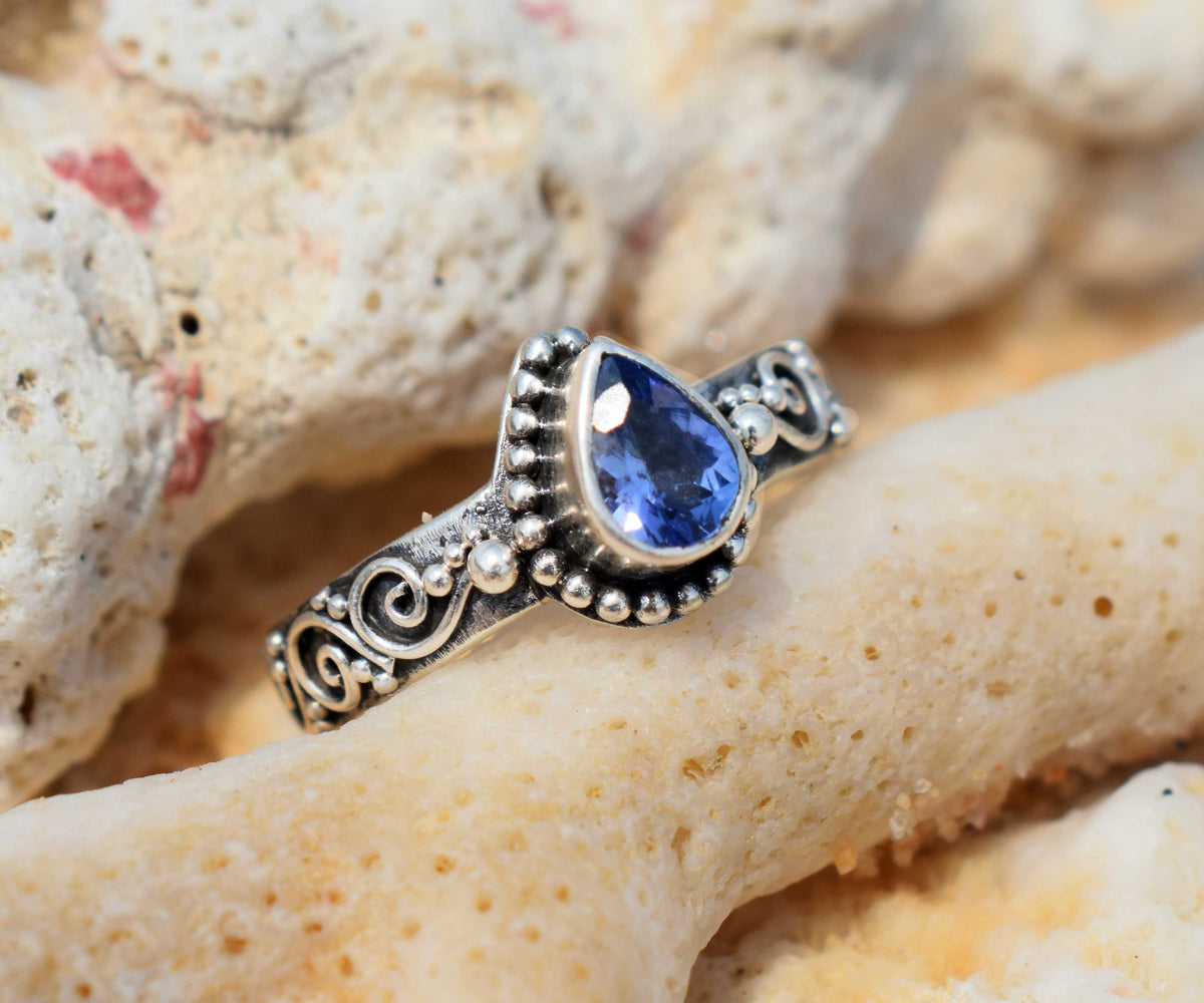 Anillo Pie Dreams Tanzanita gota