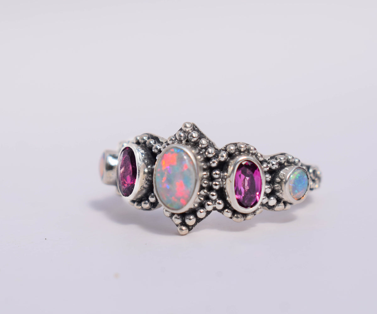 Anillo Petra Opalo y Rodolitas