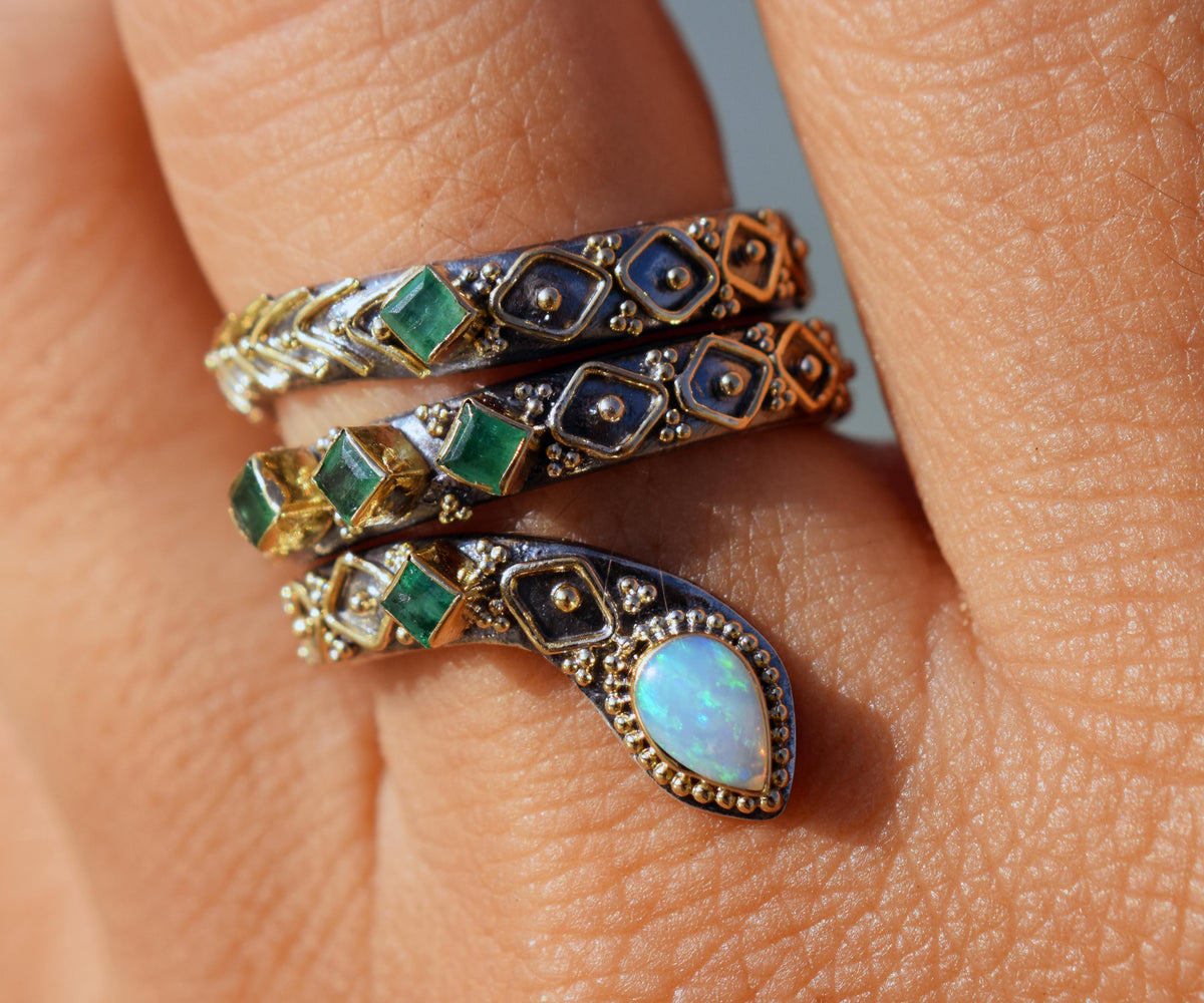 Anillo Kundalini Ópalo Esmeralda
