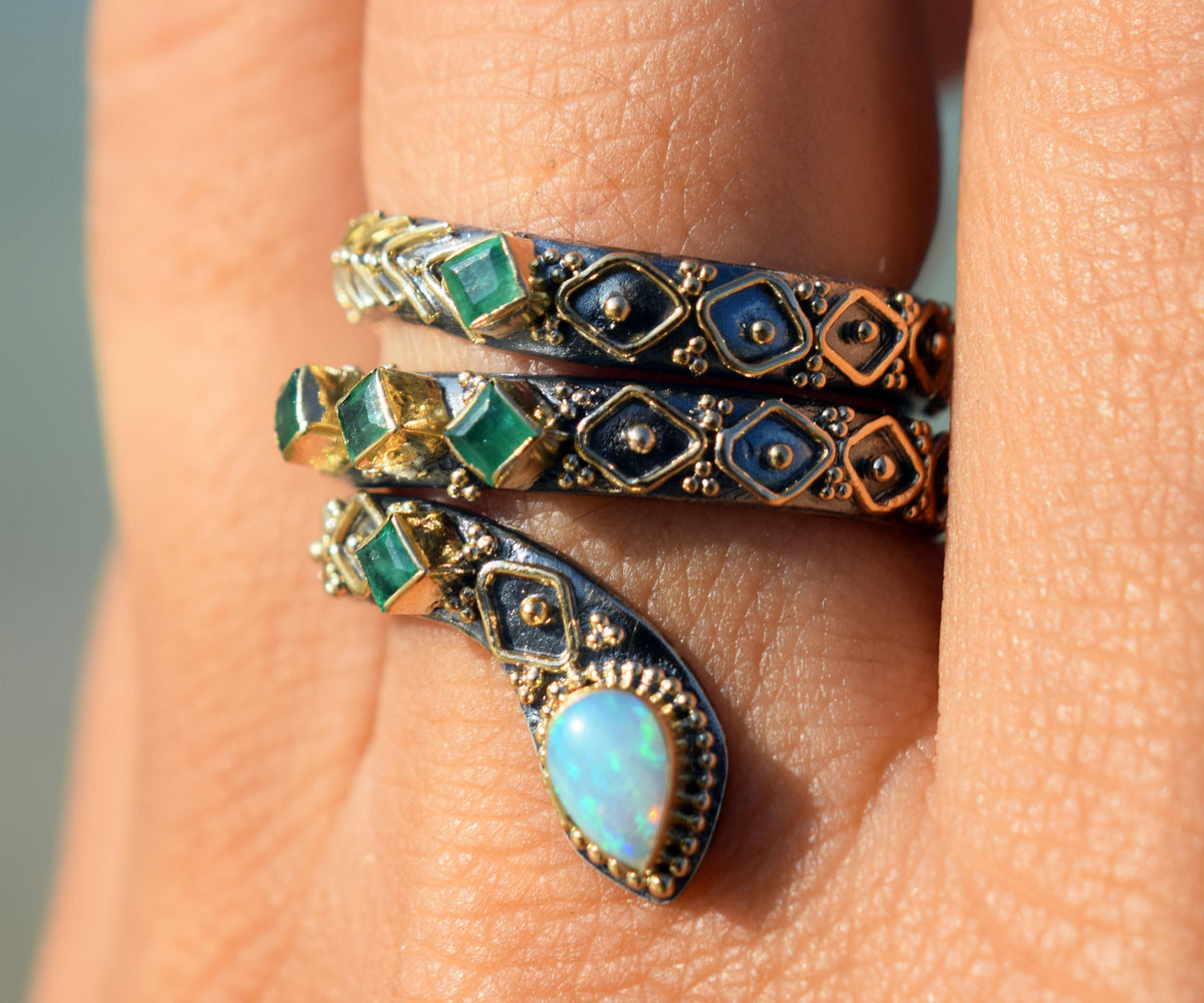 Anillo Kundalini Ópalo Esmeralda