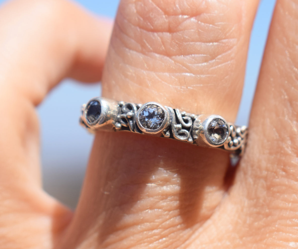 Anillo Basic Topacios blancos