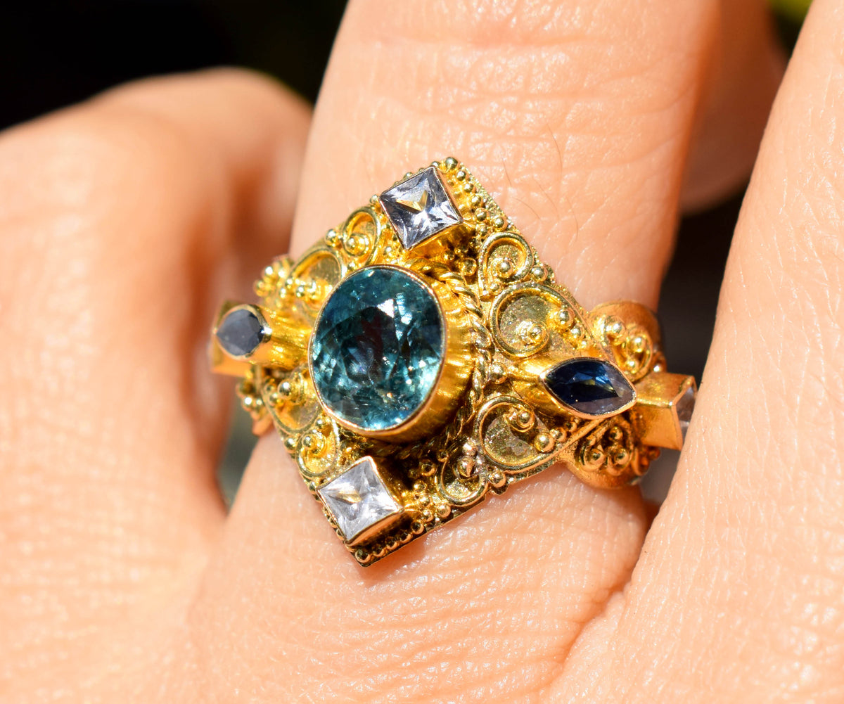 Anillo Sacred Zircón