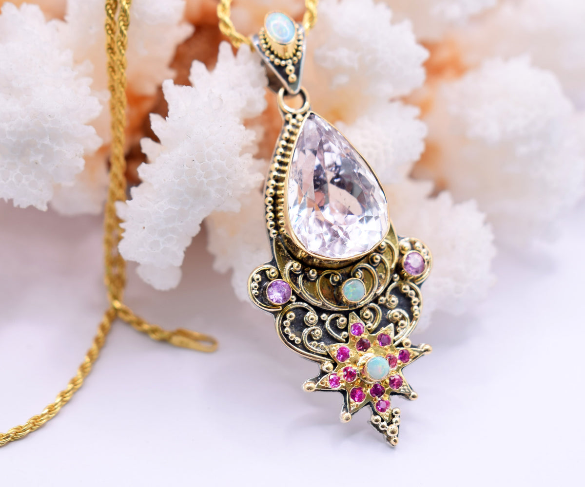 Amuleto Linaje Femenino Kunzita