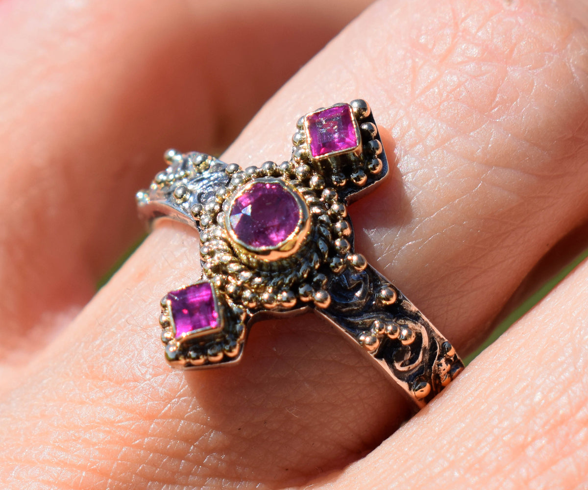 Anillo Orión Zafiro Rosado