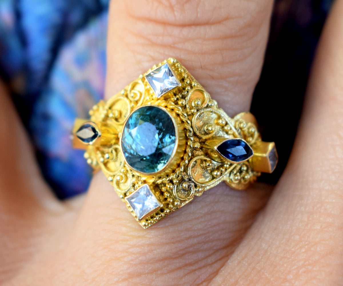 Anillo Sacred Zircón