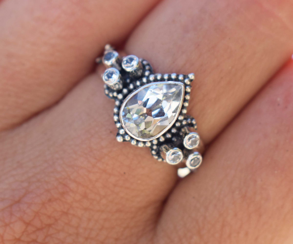 Anillo Venecia Topacio blanco