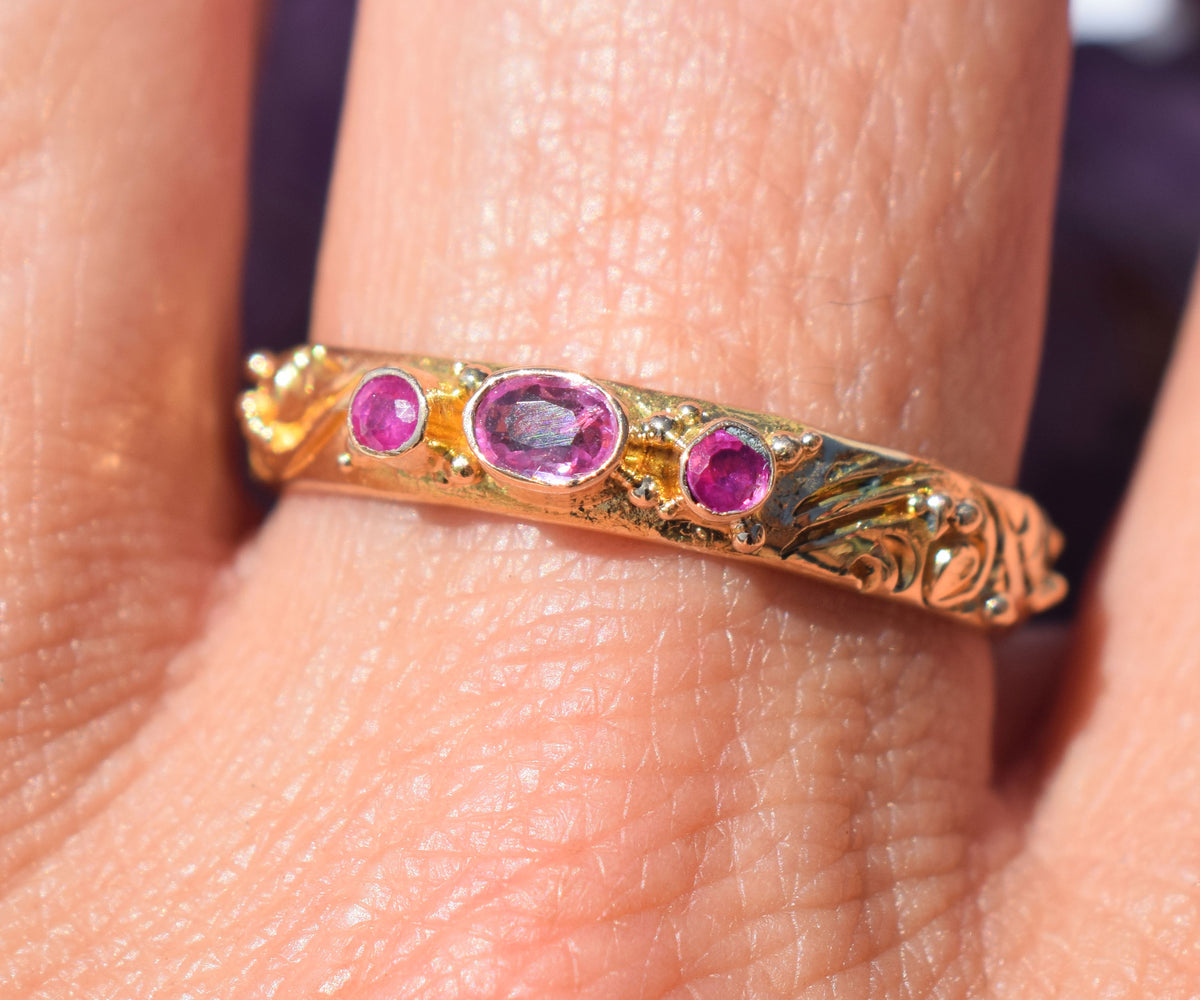 Anillo Basic Gold Zafiro rosa