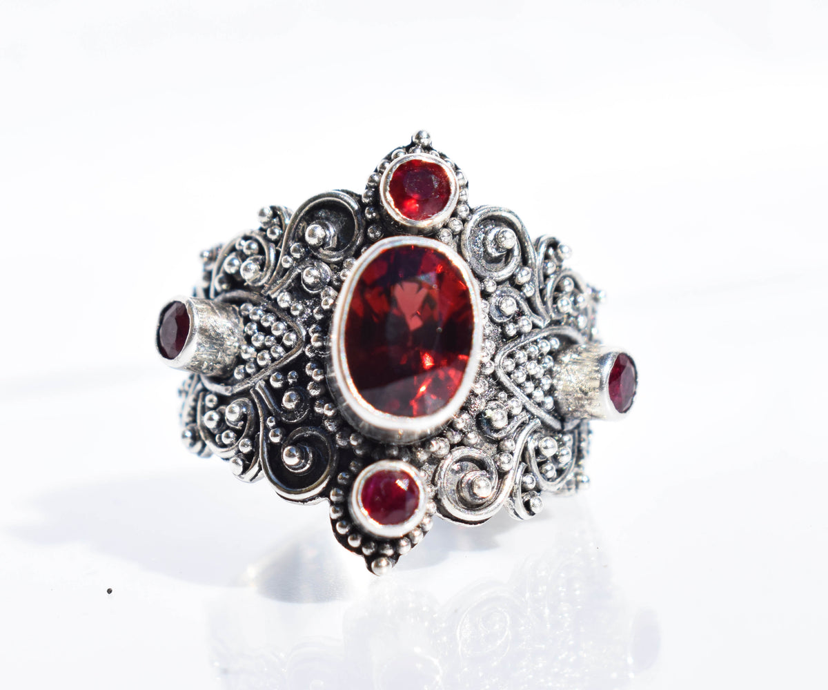 Anillo Lotus Granate