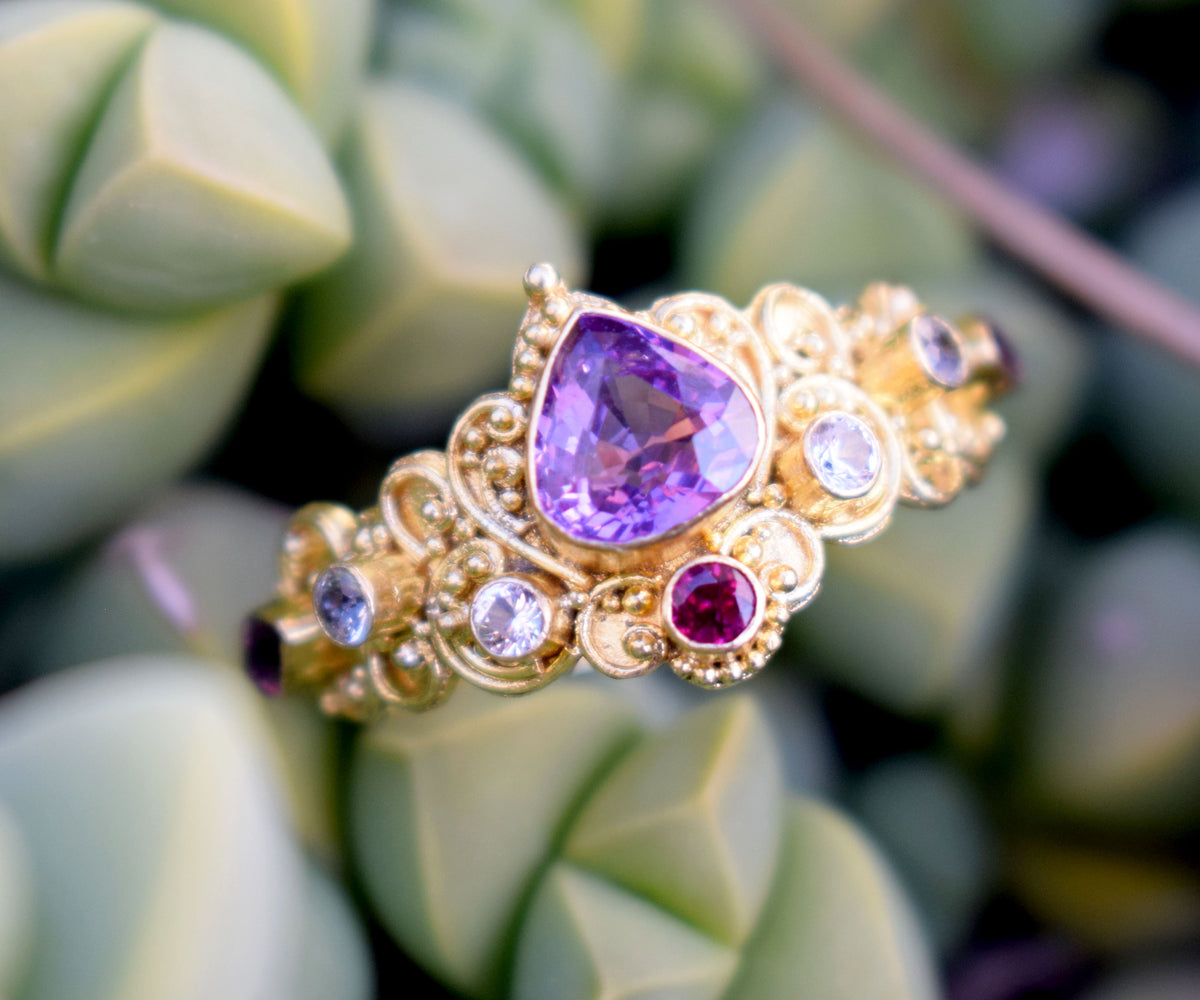 Anillo gold Magic Lotus Zafiro