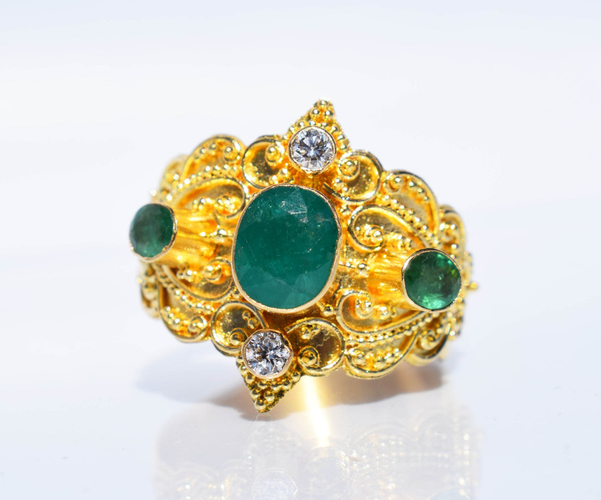 Anillo gold Kerala Esmeralda