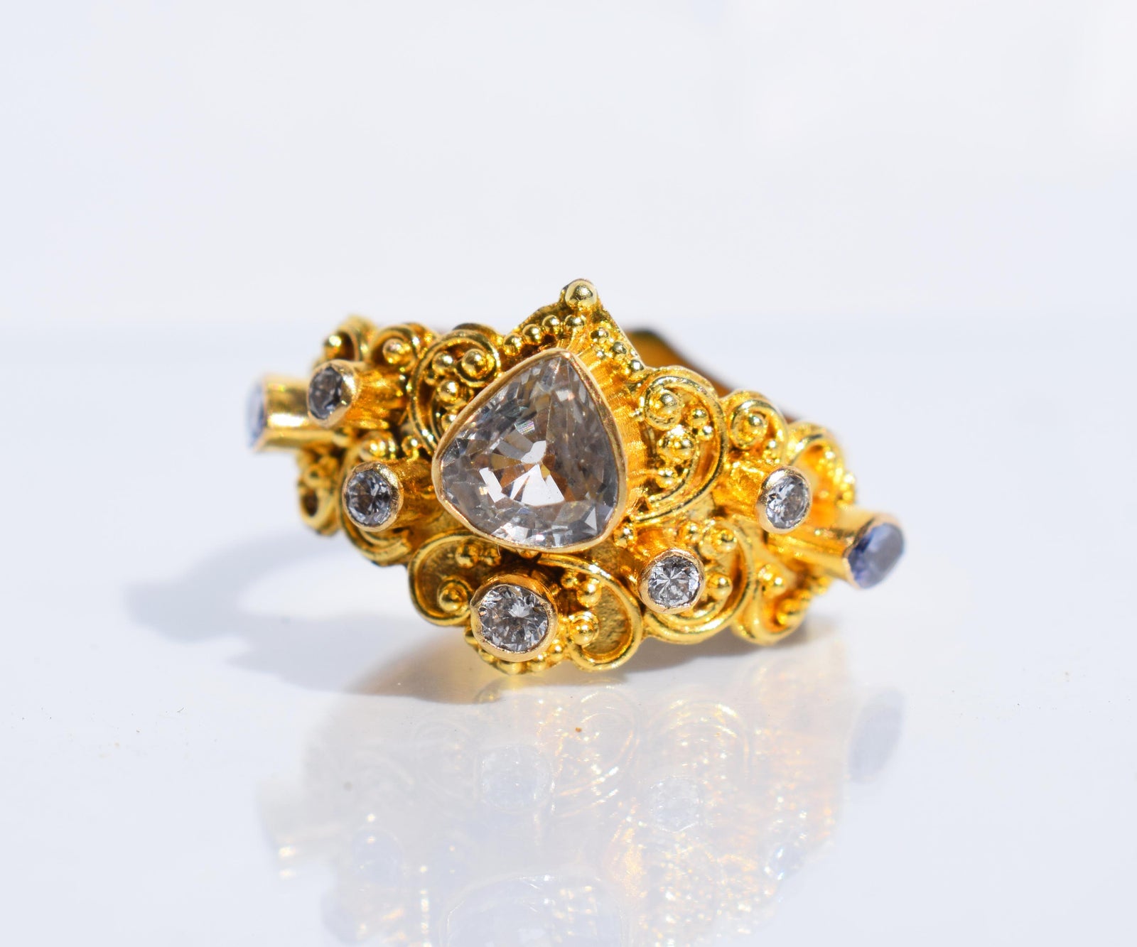Anillo gold Magic Lotus Zafiro
