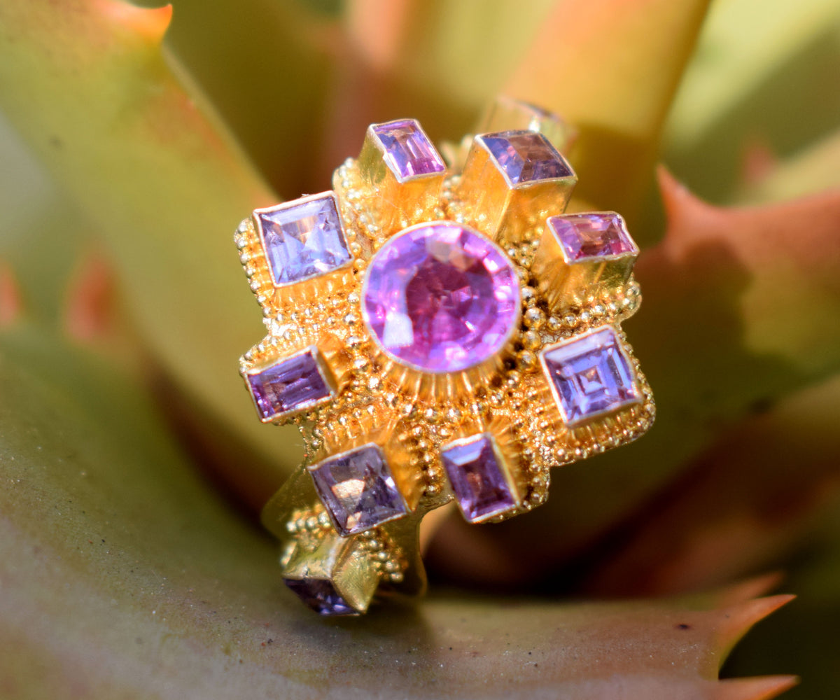 Anillo Surya Namaskar Zafiro Rosado