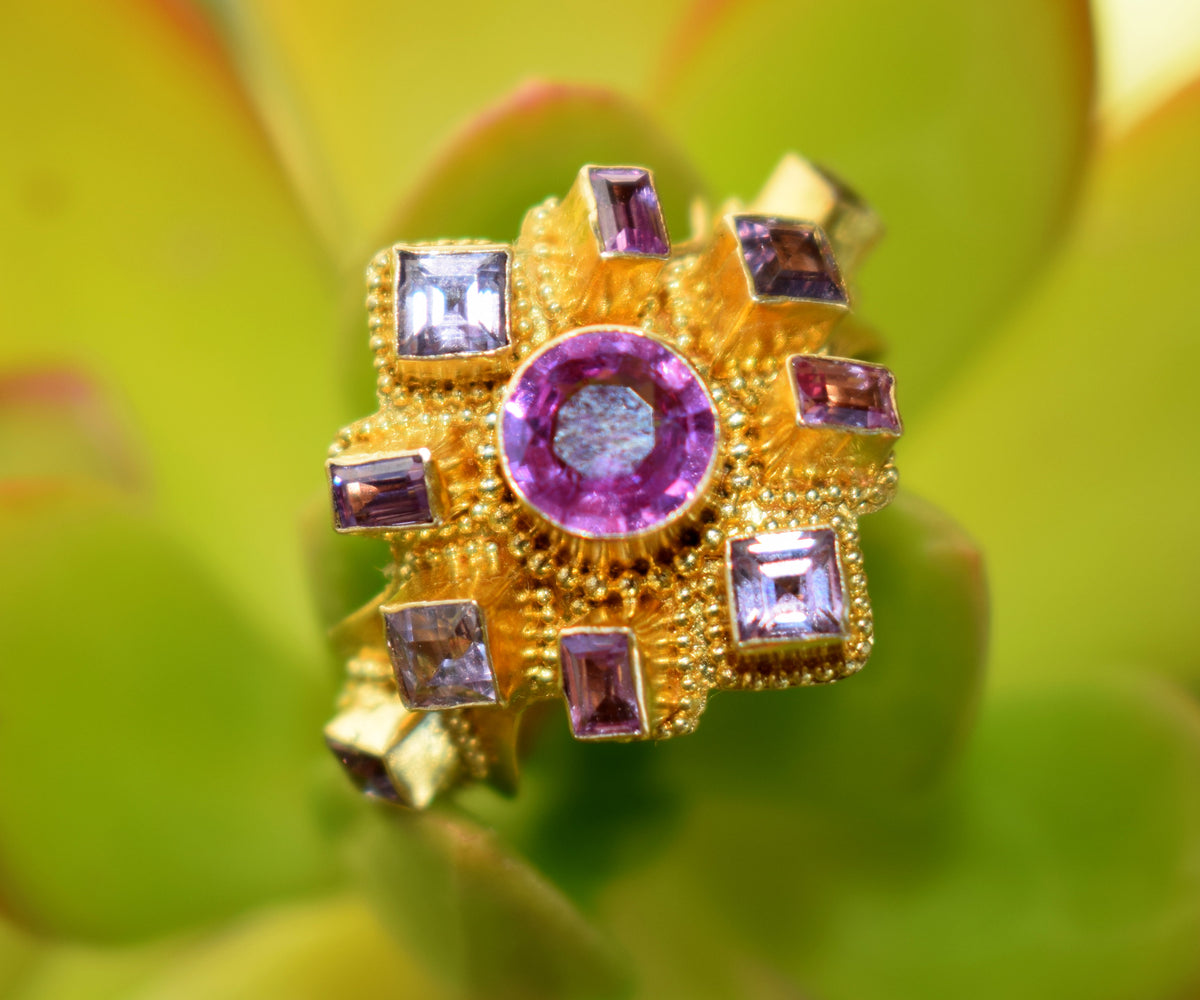 Anillo Surya Namaskar Zafiro Rosado