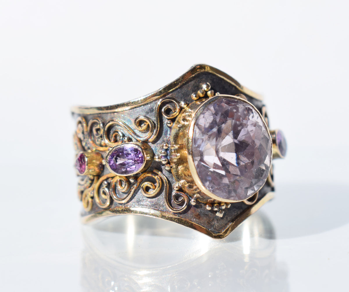 Anillo Makara Kunzita