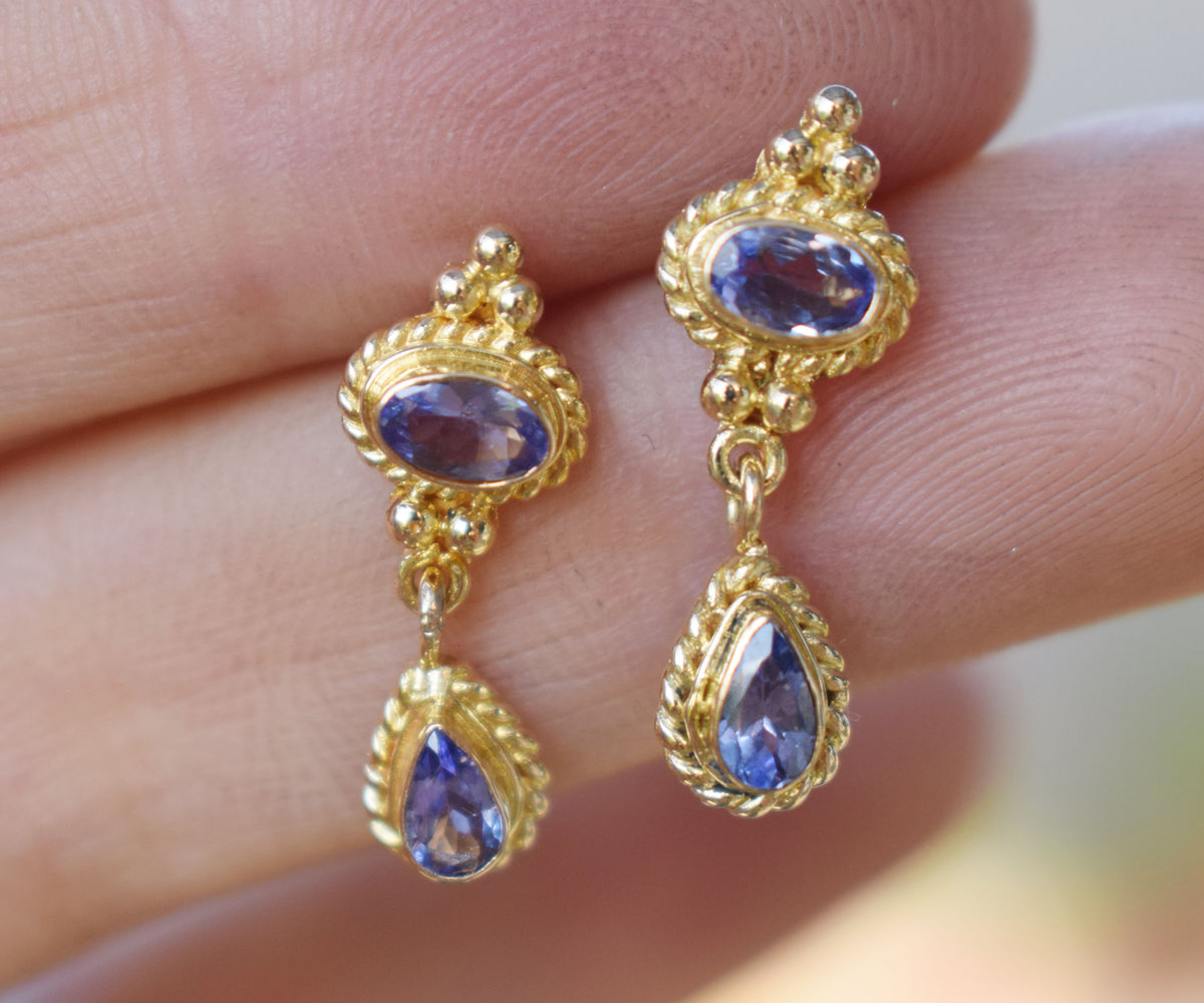 Aros Oval Drop Tanzanitas