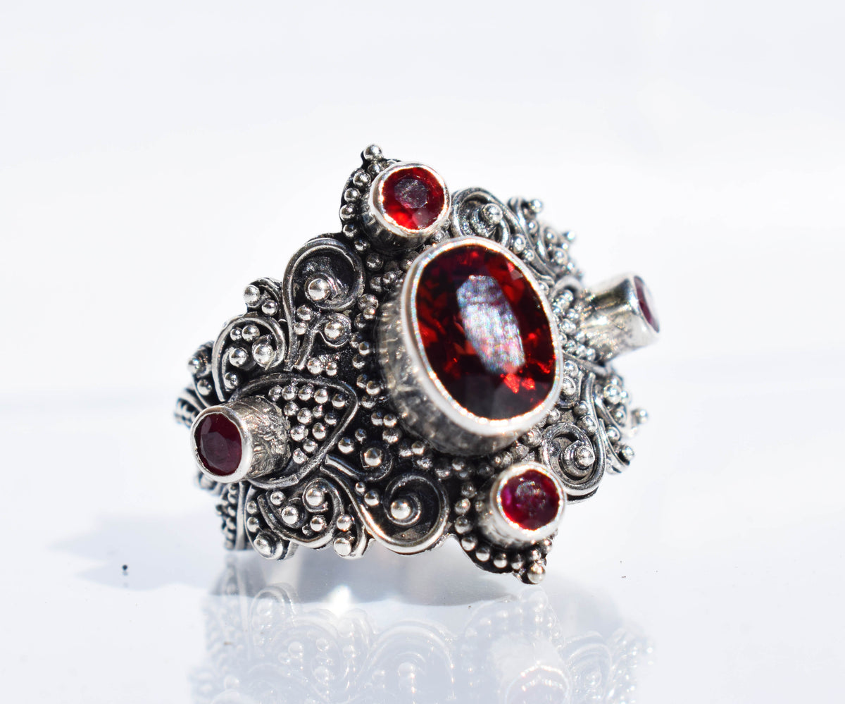 Anillo Lotus Granate