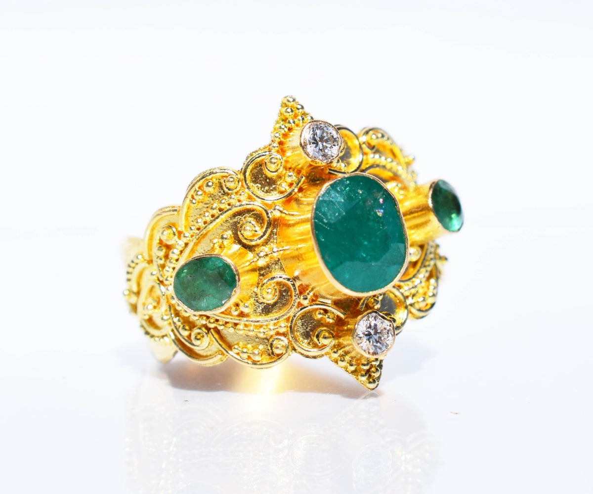 Anillo gold Kerala Esmeralda