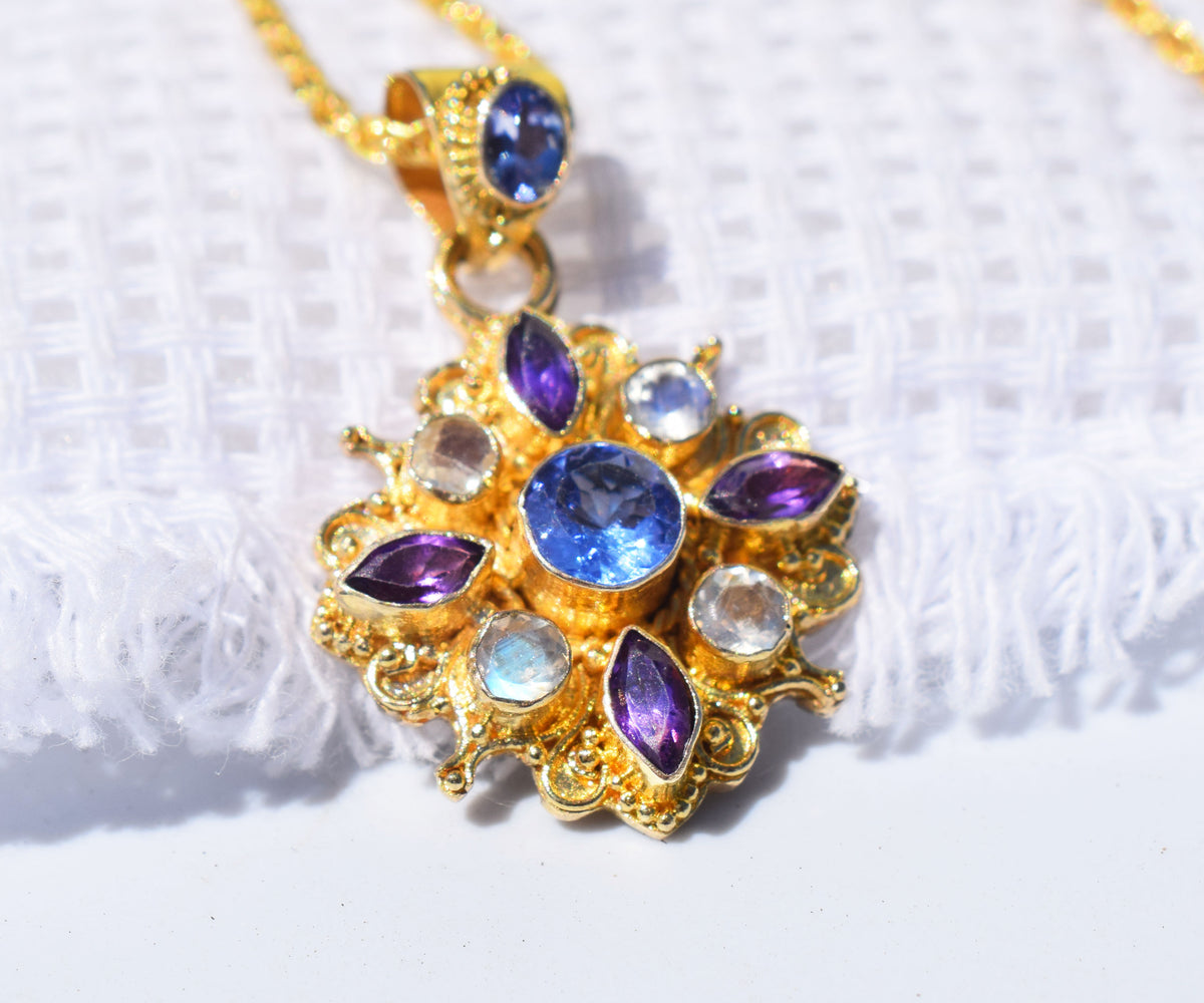 Colgante Lakshmi Flower Tanzanita