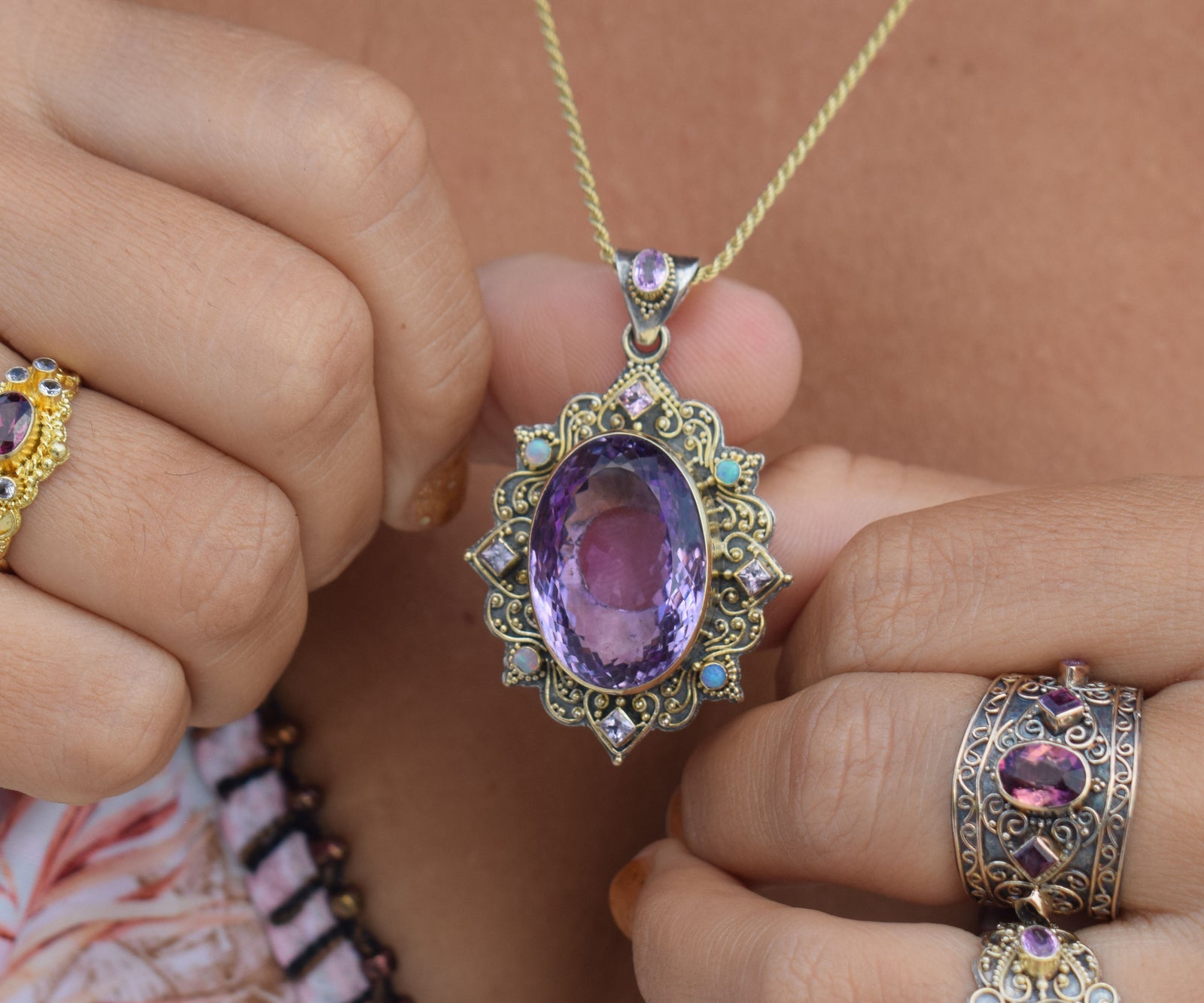 Colgante Isis Amatista