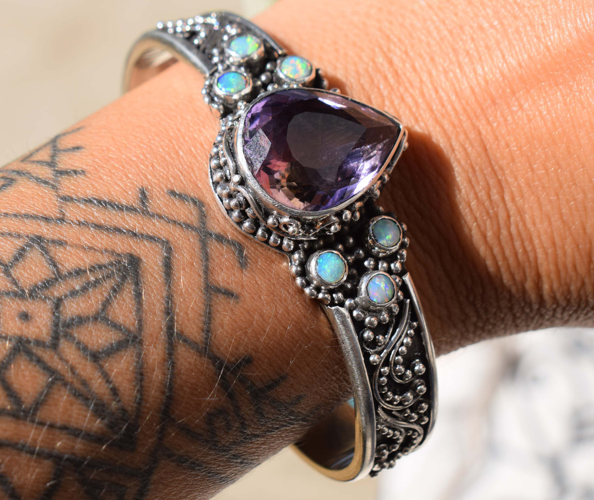 Brazalete Spirit Amatista y Ópalos