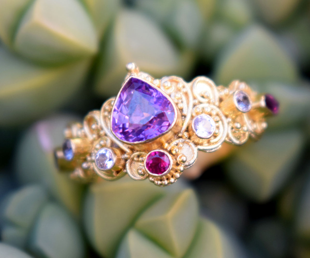 Anillo gold Magic Lotus Zafiro