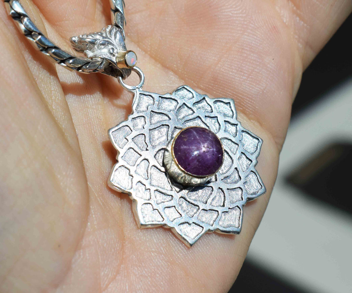 Colgante Sahasrara Rubí estrella